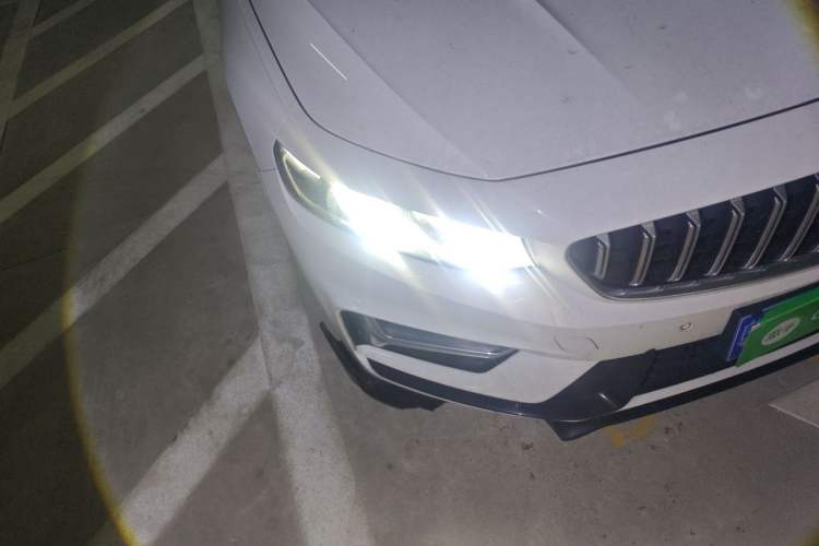 Used Geely Auto Preface 2025 Dongfang Yao 1.5TD Kunlun Edition Right Front Headlight