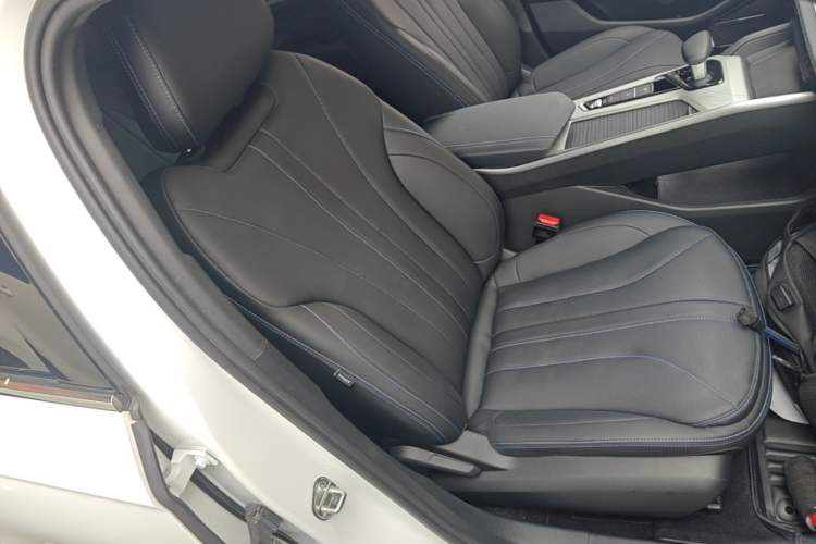 Used Geely Auto Preface 2025 Dongfang Yao 1.5TD Fuyao Edition Right Front Seat
