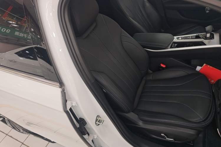 Used Geely Auto Preface 2025 Dongfang Yao 1.5TD Kunlun Edition Right Front Seat
