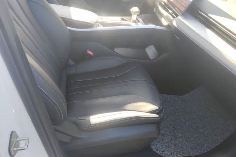 Used Geely Auto Preface 2025 Dongfang Yao 1.5TD Fuyao Edition Right Front Seat