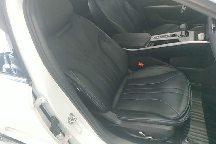 Used Geely Auto Preface 2025 Dongfang Yao 1.5TD Kunlun Edition Right Front Seat