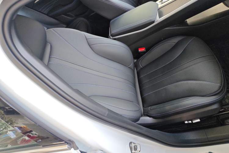 Used Geely Auto Preface 2025 Dongfang Yao 1.5TD Kunlun Edition Right Front Seat