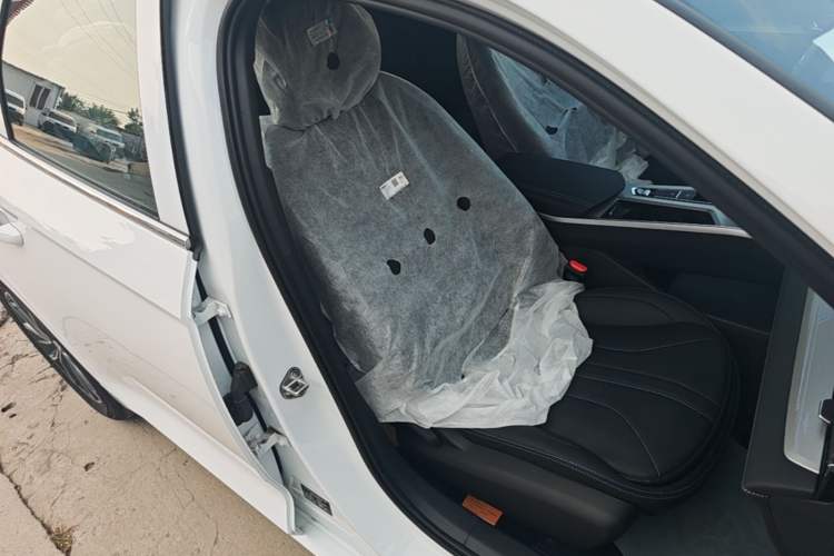 Used Geely Auto Preface 2025 Dongfang Yao 1.5TD Fuyao Edition Right Front Seat