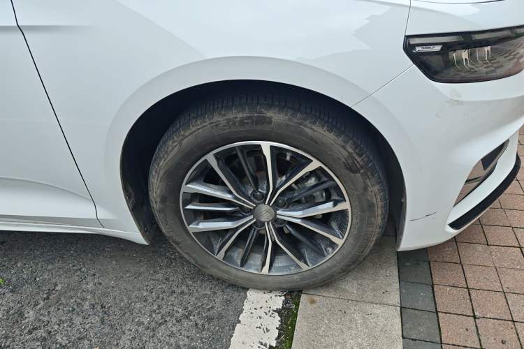 Used Geely Auto Preface 2025 Dongfang Yao 1.5TD Fuyao Edition Right Front Wheel Hub