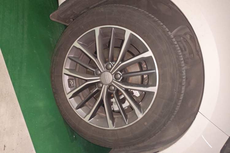 Used Geely Auto Preface 2025 Dongfang Yao 1.5TD Fuyao Edition Right Front Wheel Hub