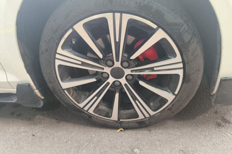Used Geely Auto Preface 2025 Dongfang Yao 2.0TD Lanxing Edition Right Front Wheel Hub
