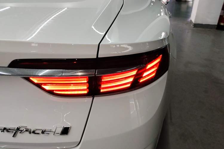 Used Geely Auto Preface 2025 Dongfang Yao 1.5TD Fuyao Edition Right Rear Taillight