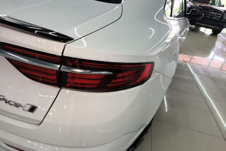 Used Geely Auto Preface 2025 Dongfang Yao 1.5TD Kunlun Edition Right Rear Taillight