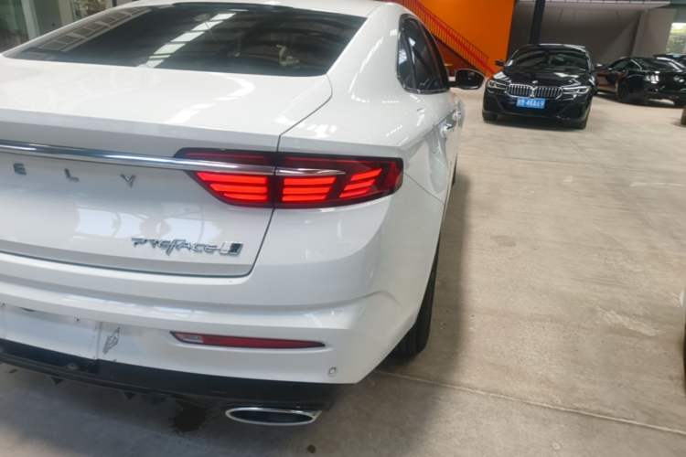 Used Geely Auto Preface 2025 Dongfang Yao 1.5TD Fuyao Edition Right Rear Taillight