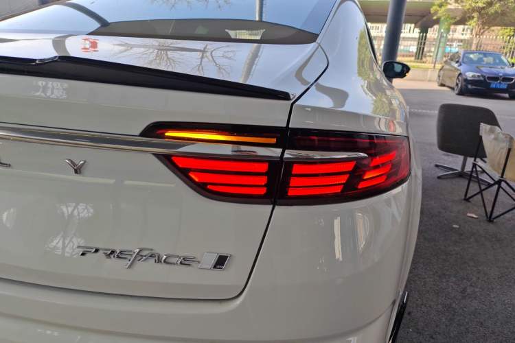 Used Geely Auto Preface 2025 Dongfang Yao 1.5TD Kunlun Edition Right Rear Taillight