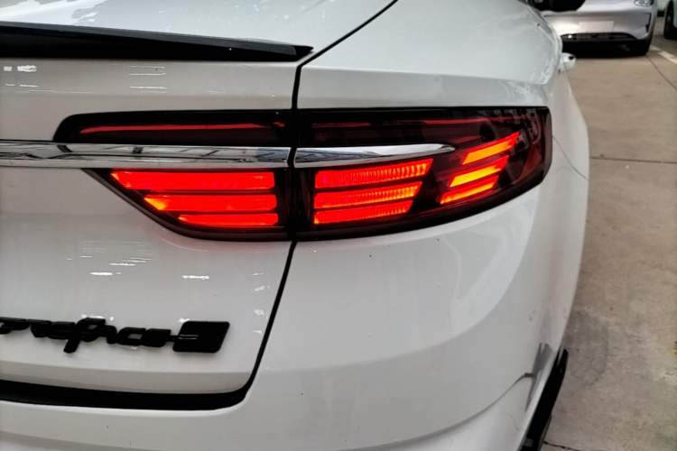 Used Geely Auto Preface 2025 Dongfang Yao 1.5TD Kunlun Edition Right Rear Taillight