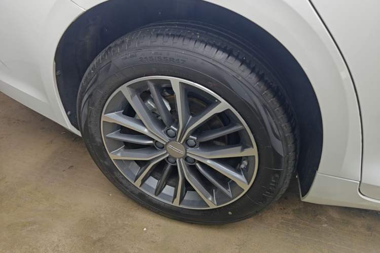 Used Geely Auto Preface 2025 Dongfang Yao 1.5TD Fuyao Edition Right Rear Wheel Hub