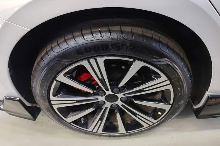 Used Geely Auto Preface 2025 Dongfang Yao 2.0TD Lanxing Edition Right Rear Wheel Hub