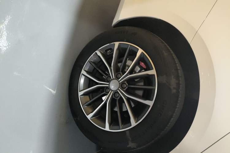 Used Geely Auto Preface 2025 Dongfang Yao 1.5TD Fuyao Edition Right Rear Wheel Hub