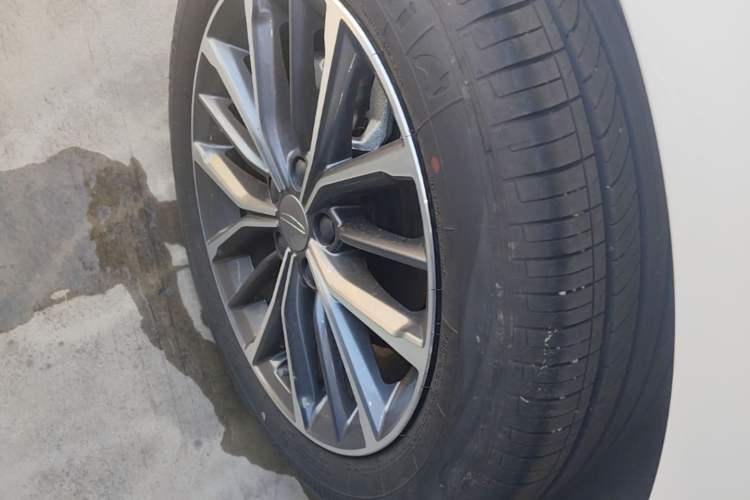 Used Geely Auto Preface 2025 Dongfang Yao 1.5TD Fuyao Edition Right Rear Wheel Hub