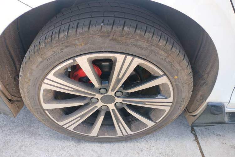 Used Geely Auto Preface 2025 Dongfang Yao 1.5TD Kunlun Edition Right Rear Wheel Hub
