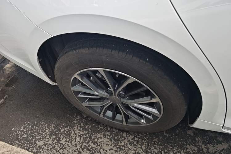 Used Geely Auto Preface 2025 Dongfang Yao 1.5TD Fuyao Edition Right Rear Wheel Hub