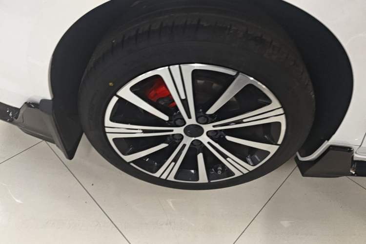Used Geely Auto Preface 2025 Dongfang Yao 1.5TD Kunlun Edition Right Rear Wheel Hub