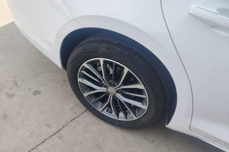 Used Geely Auto Preface 2025 Dongfang Yao 1.5TD Fuyao Edition Right Rear Wheel Hub