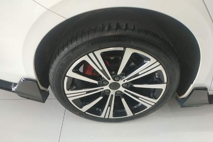 Used Geely Auto Preface 2025 Dongfang Yao 1.5TD Kunlun Edition Right Rear Wheel Hub