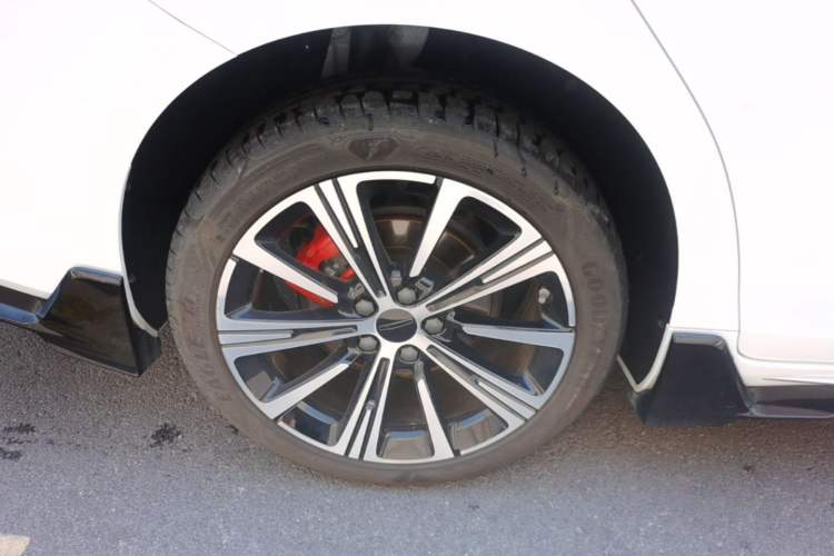 Used Geely Auto Preface 2025 Dongfang Yao 2.0TD Moonlight Edition Right Rear Wheel Hub