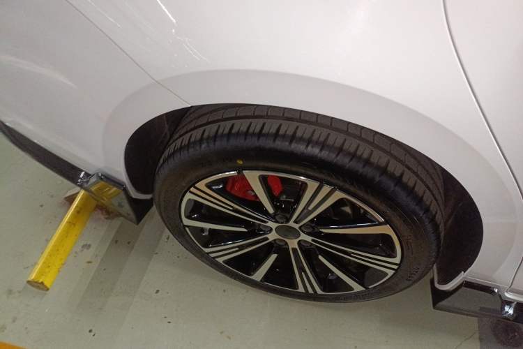 Used Geely Auto Preface 2025 Dongfang Yao 1.5TD Kunlun Edition Right Rear Wheel Hub