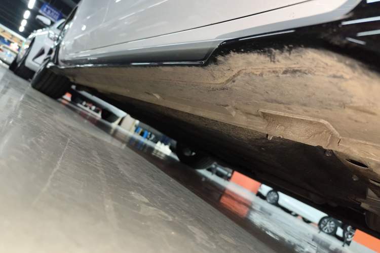 Used Geely Auto Preface 2025 Dongfang Yao 1.5TD Kunlun Edition Right Side Sill
