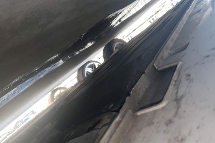 Used Geely Auto Preface 2025 Dongfang Yao 1.5TD Fuyao Edition Right Side Sill