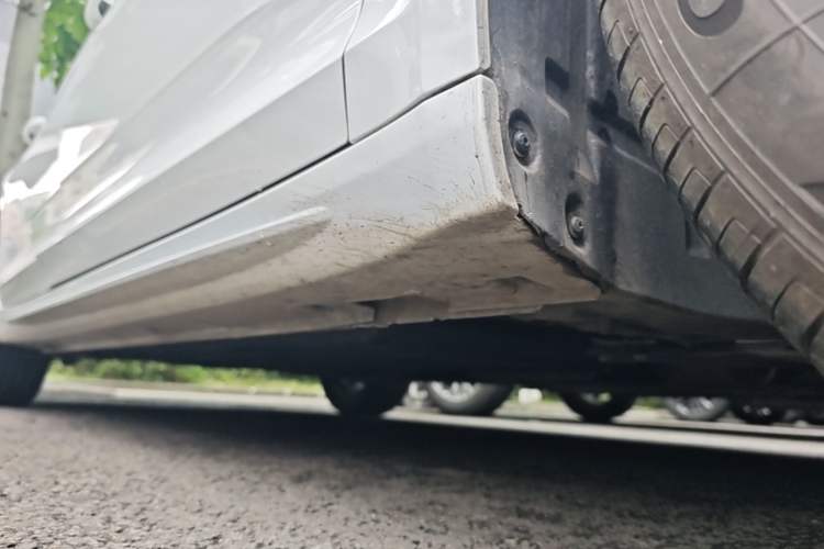 Used Geely Auto Preface 2025 Dongfang Yao 1.5TD Fuyao Edition Right Side Sill