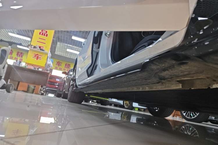 Used Geely Auto Preface 2025 Dongfang Yao 1.5TD Kunlun Edition Right Side Sill