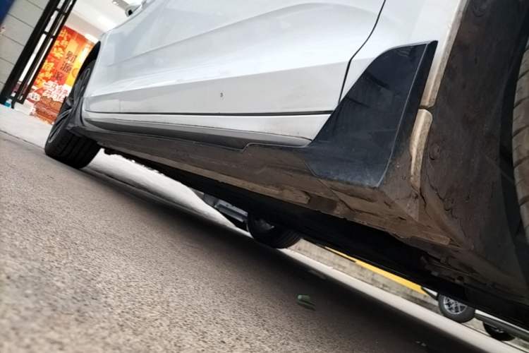 Used Geely Auto Preface 2025 Dongfang Yao 1.5TD Kunlun Edition Right Side Sill