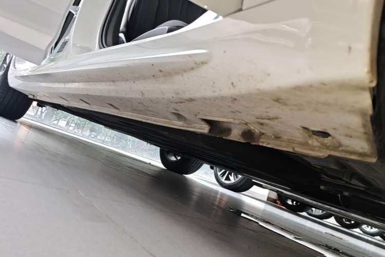 Used Geely Auto Preface 2025 Dongfang Yao 1.5TD Fuyao Edition Right Side Sill