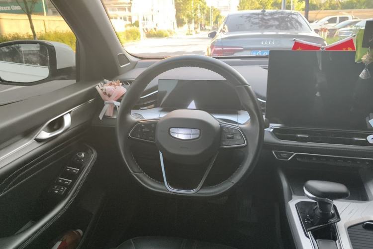 Used Geely Auto Preface 2025 Dongfang Yao 1.5TD Kunlun Edition Steering Wheel