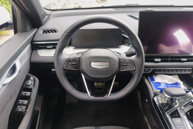 Used Geely Auto Preface 2025 Dongfang Yao 2.0TD Lanxing Edition Steering Wheel