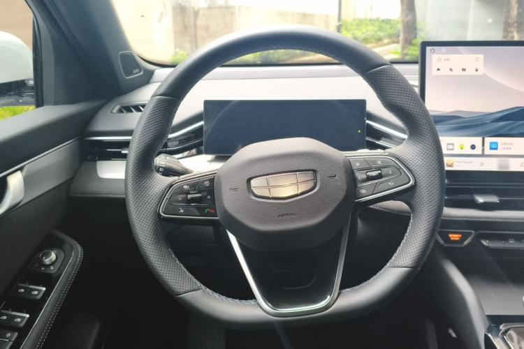 Used Geely Auto Preface 2025 Dongfang Yao 2.0TD Lanxing Edition Steering Wheel