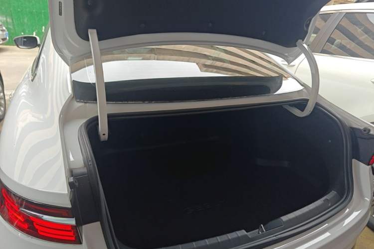Used Geely Auto Preface 2025 Dongfang Yao 1.5TD Fuyao Edition Trunk