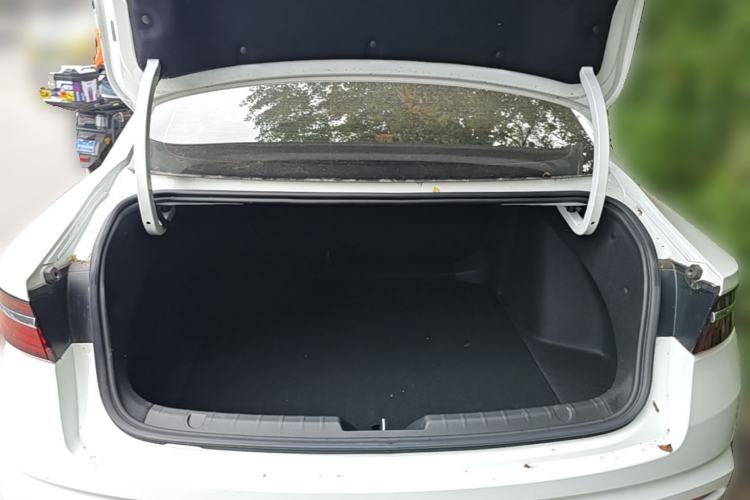 Used Geely Auto Preface 2025 Dongfang Yao 1.5TD Fuyao Edition Trunk