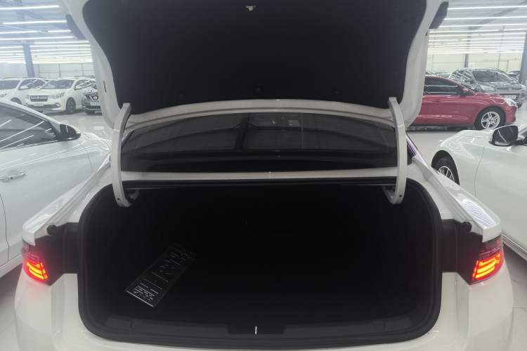 Used Geely Auto Preface 2025 Dongfang Yao 1.5TD Fuyao Edition Trunk