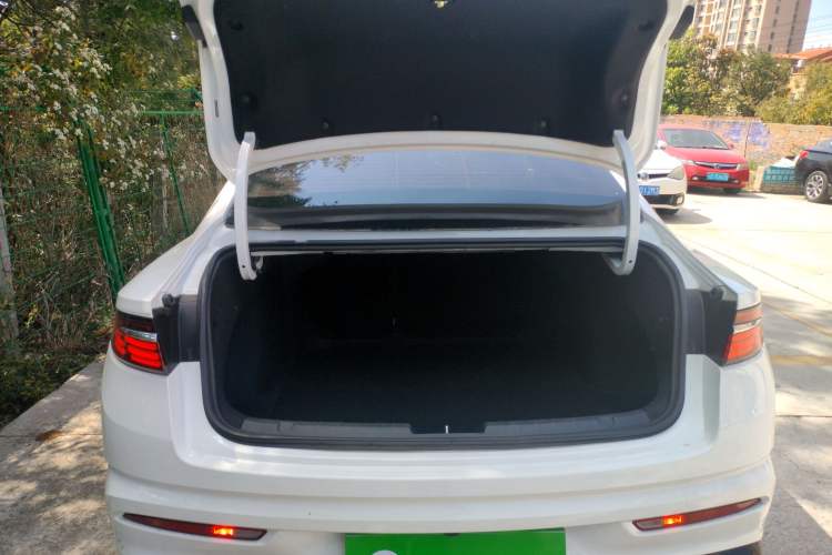 Used Geely Auto Preface 2025 Dongfang Yao 1.5TD Kunlun Edition Trunk