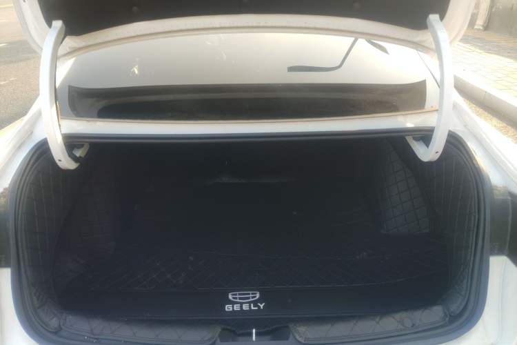 Used Geely Auto Preface 2025 Dongfang Yao 2.0TD Lanxing Edition Trunk