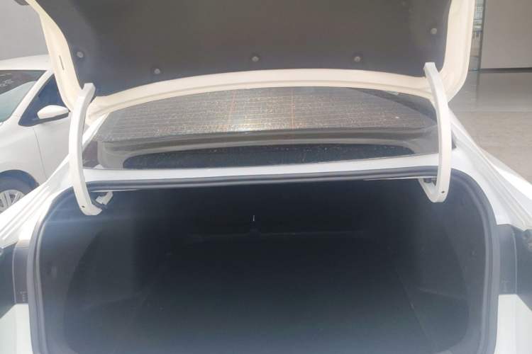 Used Geely Auto Preface 2025 Dongfang Yao 1.5TD Fuyao Edition Trunk