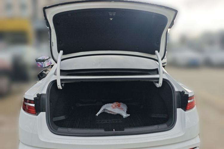 Used Geely Auto Preface 2025 Dongfang Yao 2.0TD Moonlight Edition Trunk