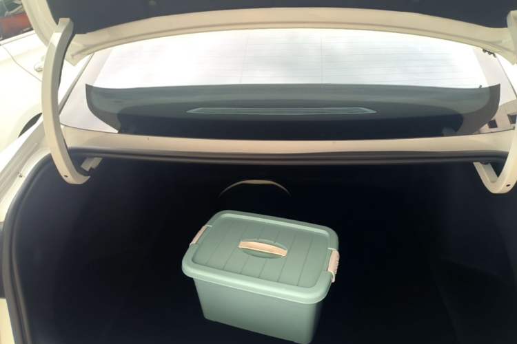 Used Geely Auto Preface 2025 Dongfang Yao 1.5TD Fuyao Edition Trunk