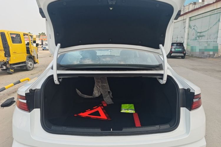 Used Geely Auto Preface 2025 Dongfang Yao 1.5TD Fuyao Edition Trunk