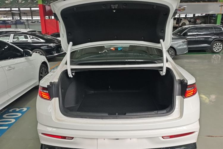 Used Geely Auto Preface 2025 Dongfang Yao 2.0TD Lanxing Edition Trunk