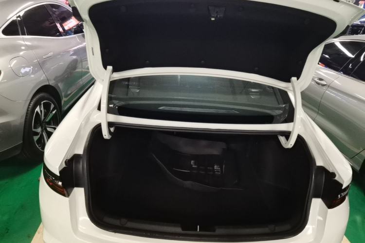 Used Geely Auto Preface 2025 Dongfang Yao 1.5TD Kunlun Edition Trunk