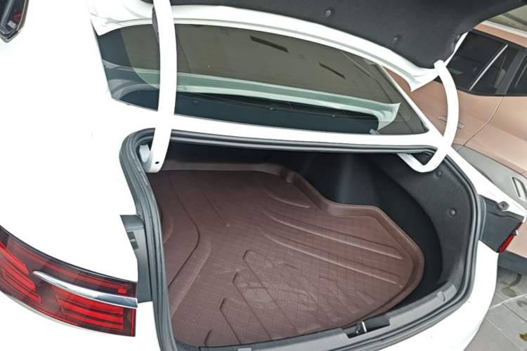 Used Geely Auto Preface 2025 Dongfang Yao 1.5TD Fuyao Edition Trunk