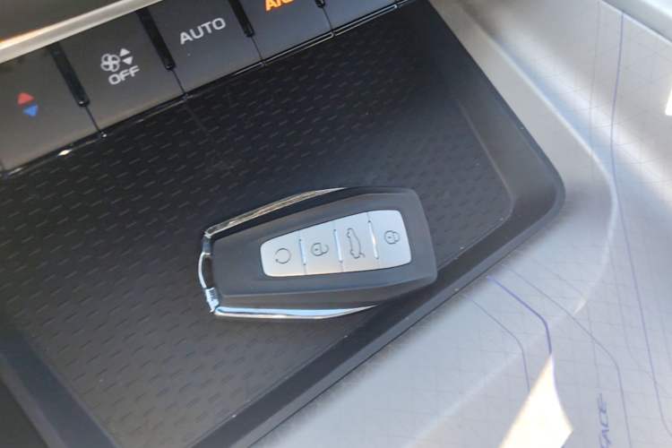 Used Geely Auto Preface 2025 Dongfang Yao 1.5TD Fuyao Edition Vehicle Key