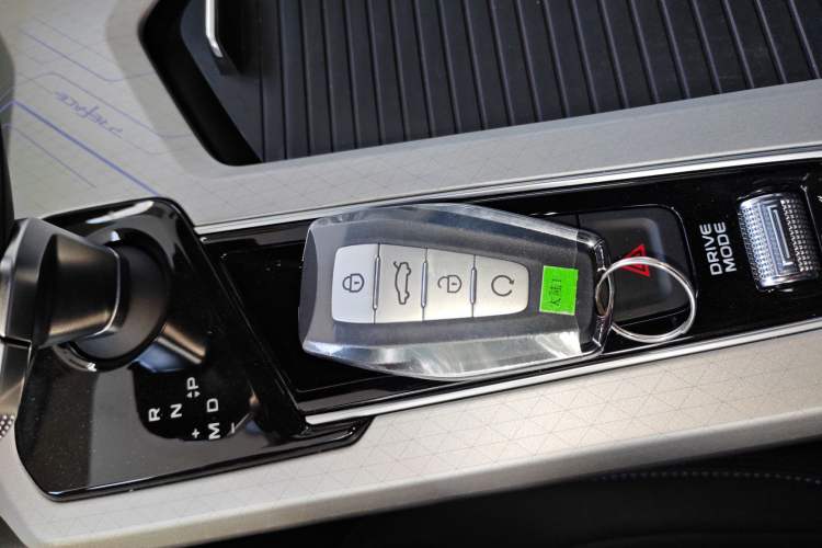 Used Geely Auto Preface 2025 Dongfang Yao 1.5TD Kunlun Edition Vehicle Key