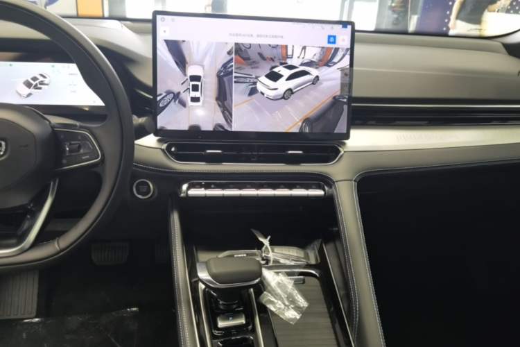 Used Geely Auto Preface 2026 Model Oriental Yao 1.5TD Fuyao Edition Audio And AC Panel